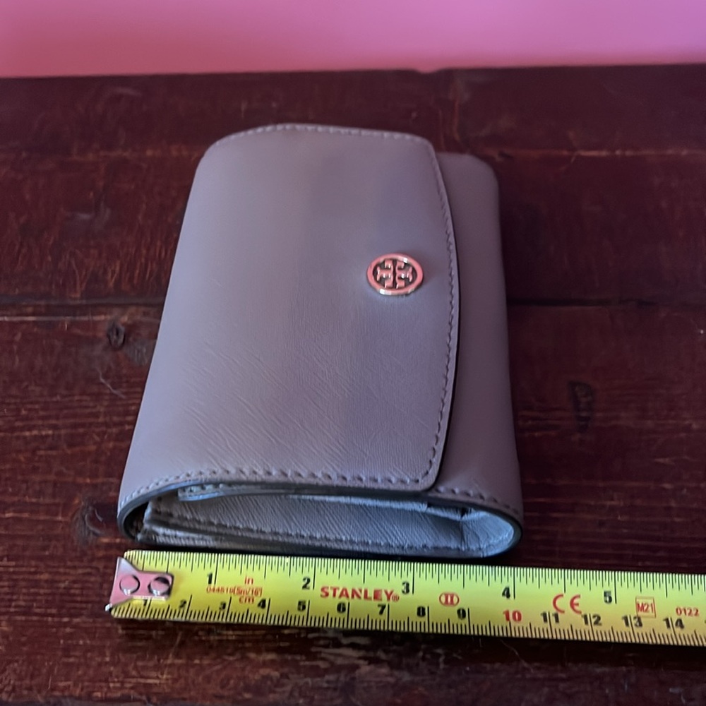 Tory Burch Wallet - Picture 9 of 9